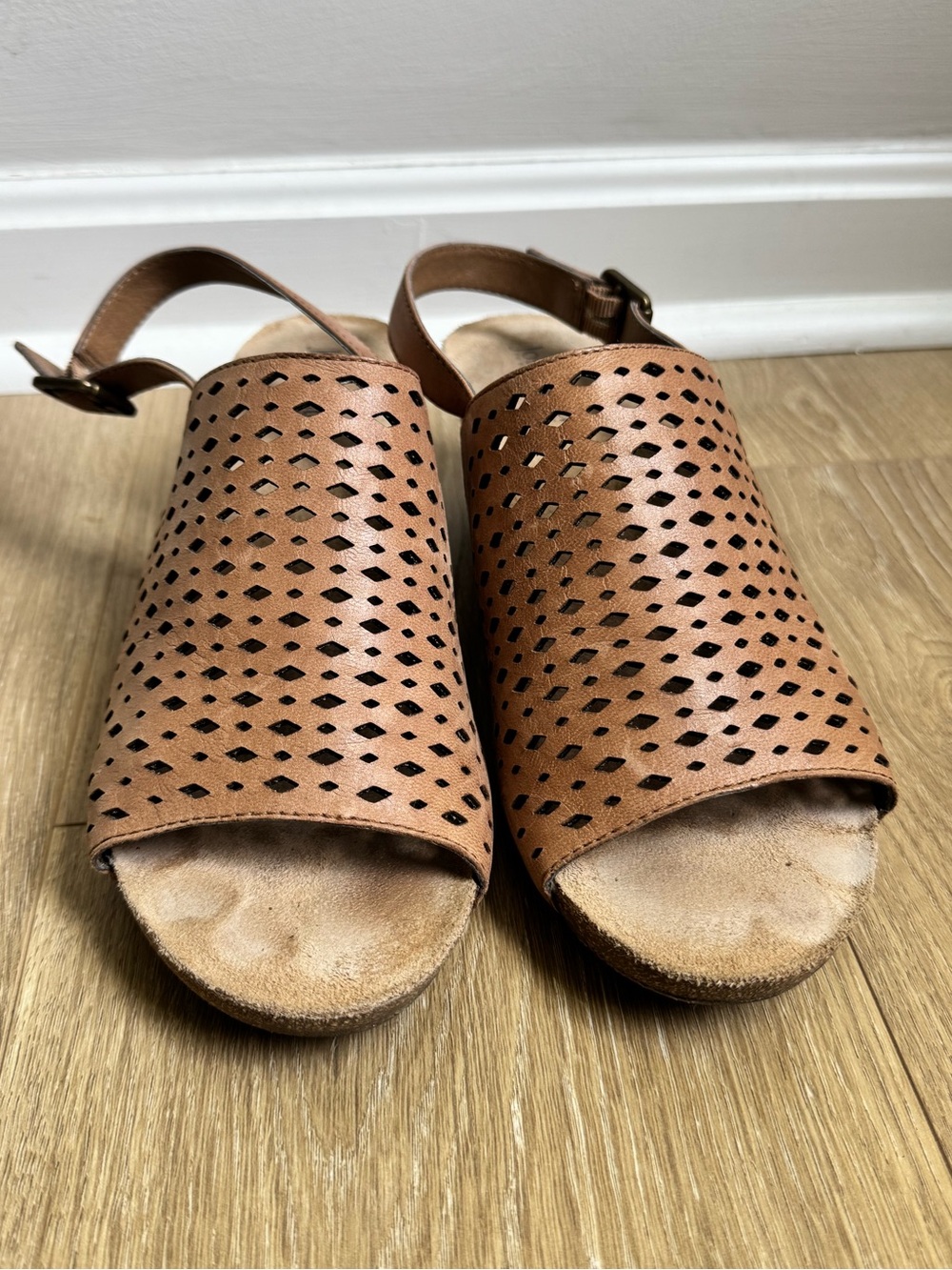 Josef Seibel Perforated Leather Slingback Tan Leather Size EU 40 Buckle Strap